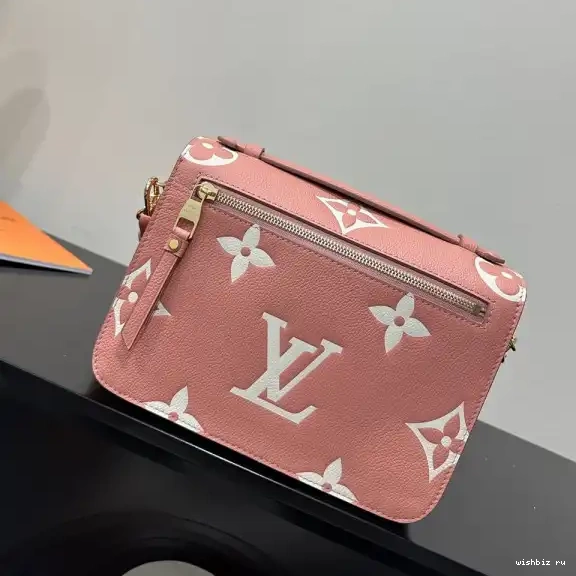 WIS LOUIS VUITTON POCHETTE MÉTIS 0425